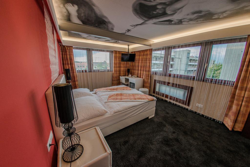 Hotel Kristaly Imperial 터터 외부 사진