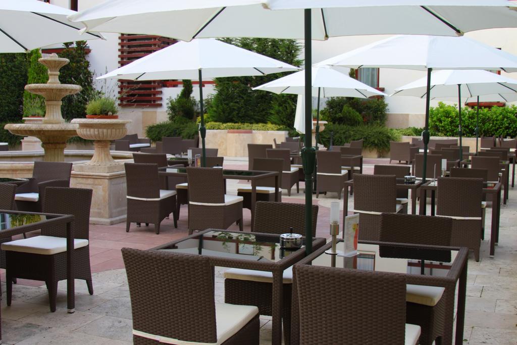 Hotel Kristaly Imperial 터터 외부 사진