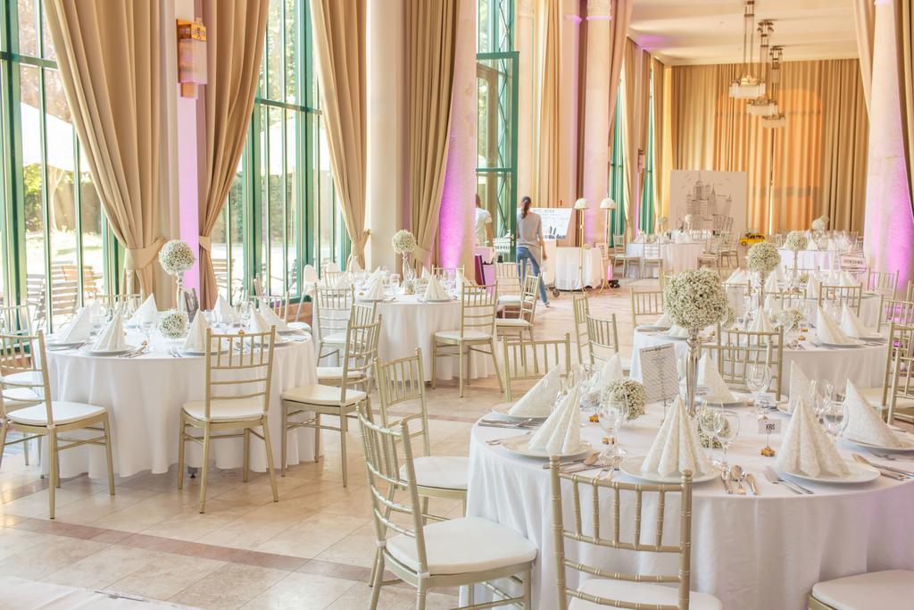 Hotel Kristaly Imperial 터터 외부 사진