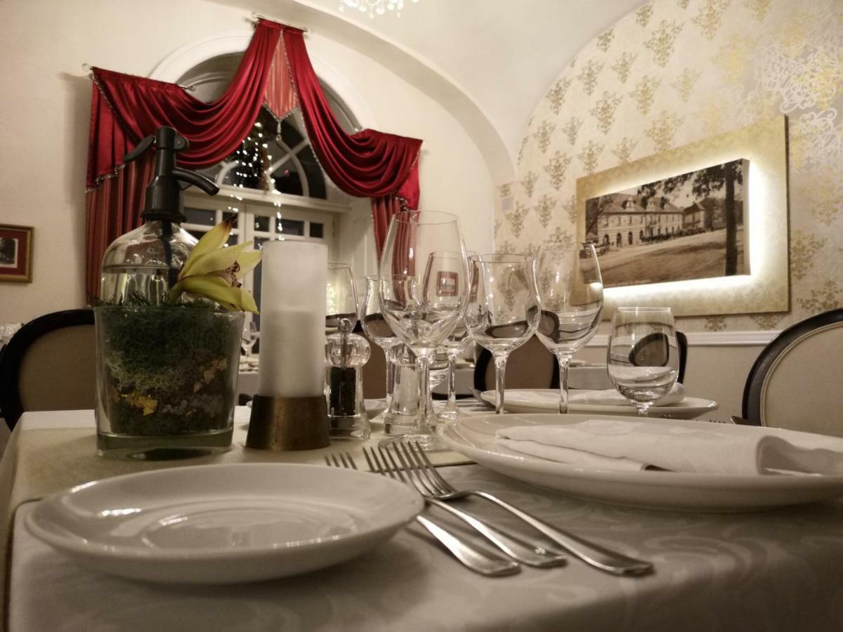 Hotel Kristaly Imperial 터터 외부 사진
